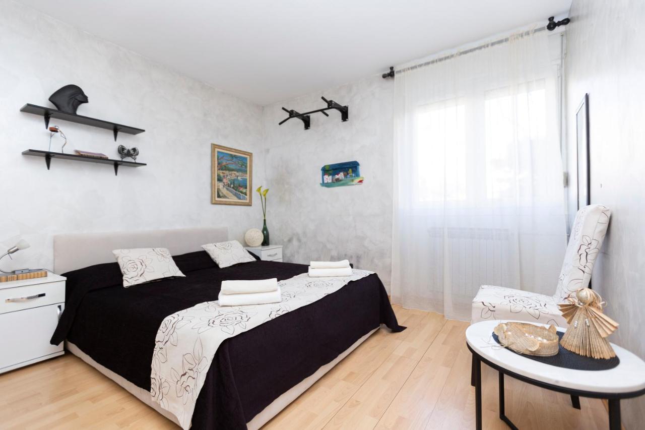 Beautiful With Garden And Terrace Appartement *